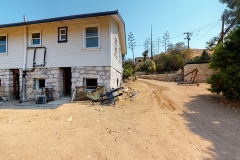 Bloom-Ranch-White-House-Rusted-Shacks-Image-_040