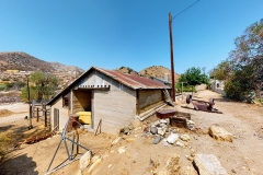 Bloom-Ranch-White-House-Rusted-Shacks-Image-_046