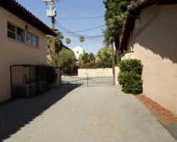 elementary_exterior_0041