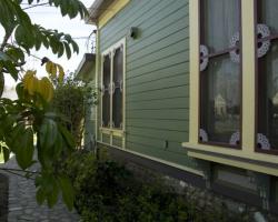 exterior_rear_0002