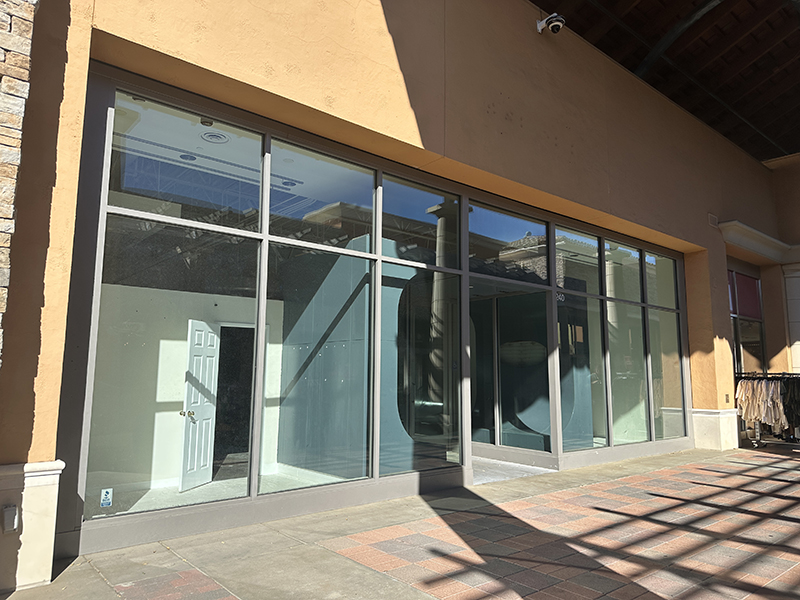 Simi Valley Town Center – Vacant Store