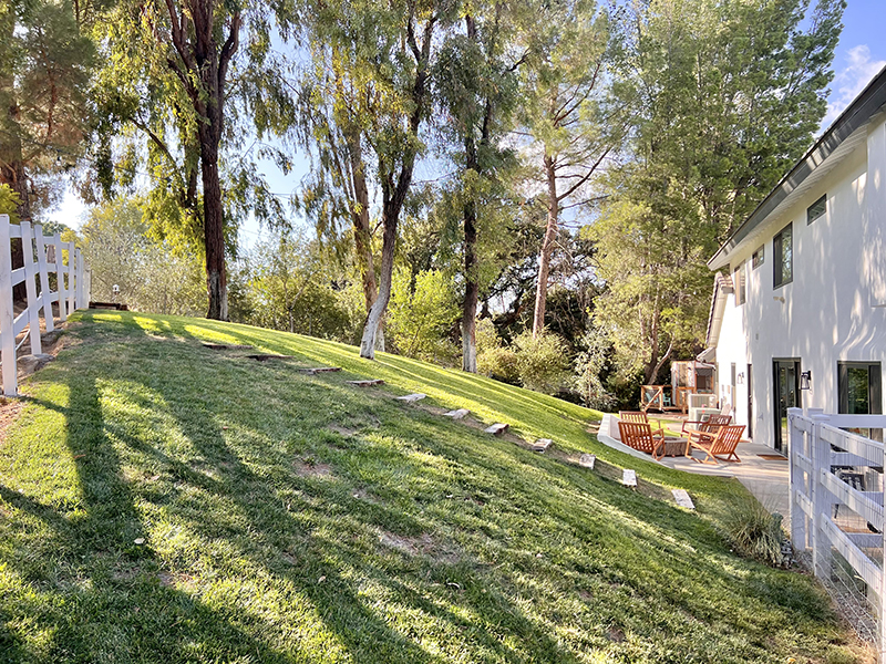 House on the Hill – Exterior