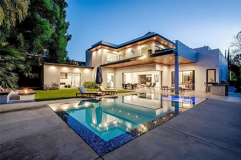 Nightfall Properties – The Collett Villa