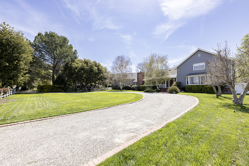 Rolling Hills Ranch – Exterior