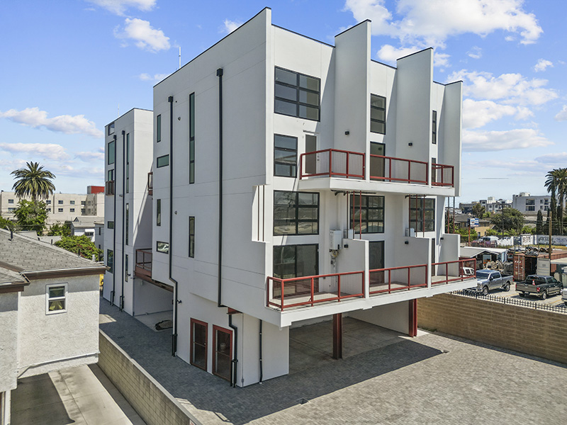 Red Echo Apartments